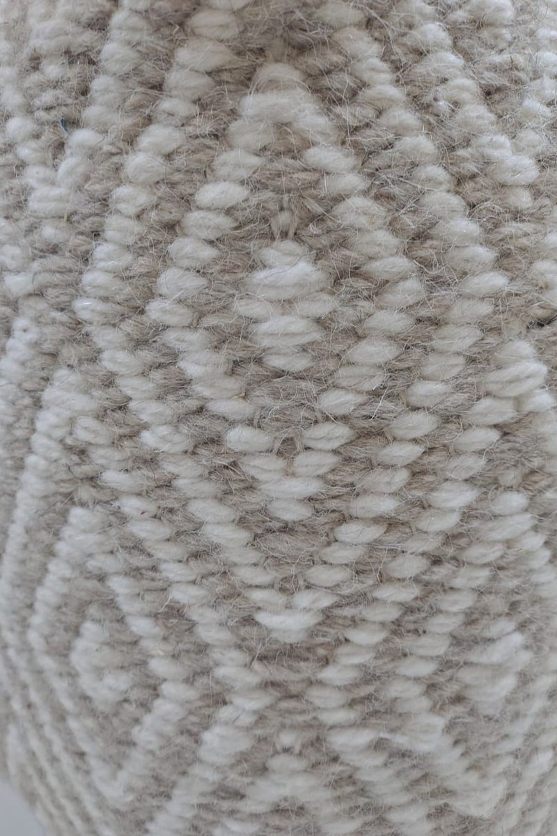 لوفت بوف عصري منسوج يدويًا - تصميم هندسي باللونين البيج والكريمي، مقعد متعدد الاستخدامات ومسند للقدمين، مقاس 40 × 40 × 40، قطعة ديكور منزلية أنيقة، جونستون - Image 2