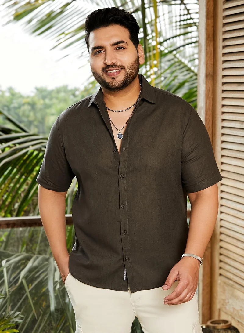 انستافاب بلس قميص رجالي قطني سادة أخضر جونيبر من إنستافاب بلس للملابس الكاجوال