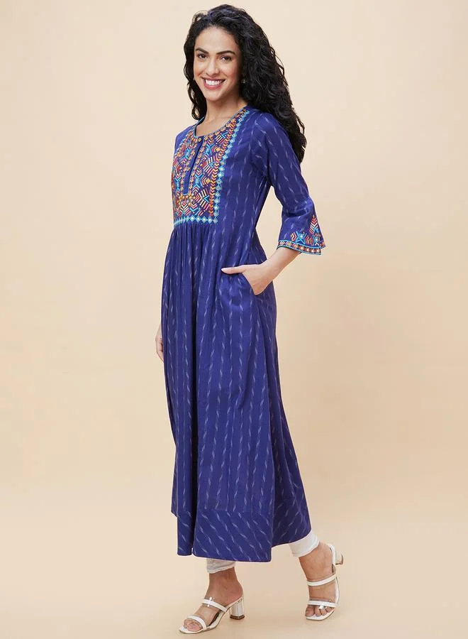جلو باص Globus Bell Sleeves Thread Work Pure Cotton A-Line Kurta