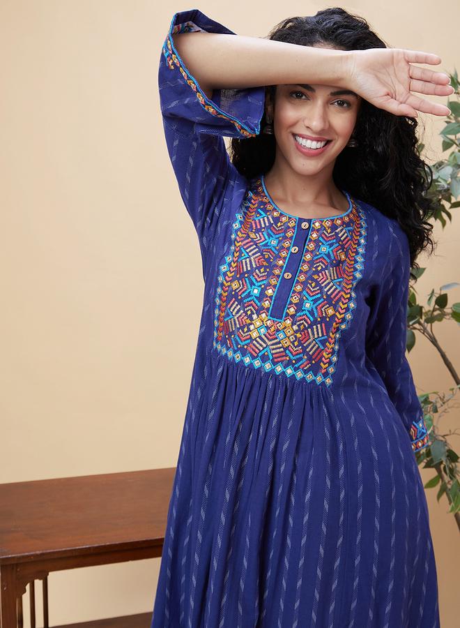 جلو باص جلوبس قميص قطن نقي بأكمام الجرس وتطريز - Image 5