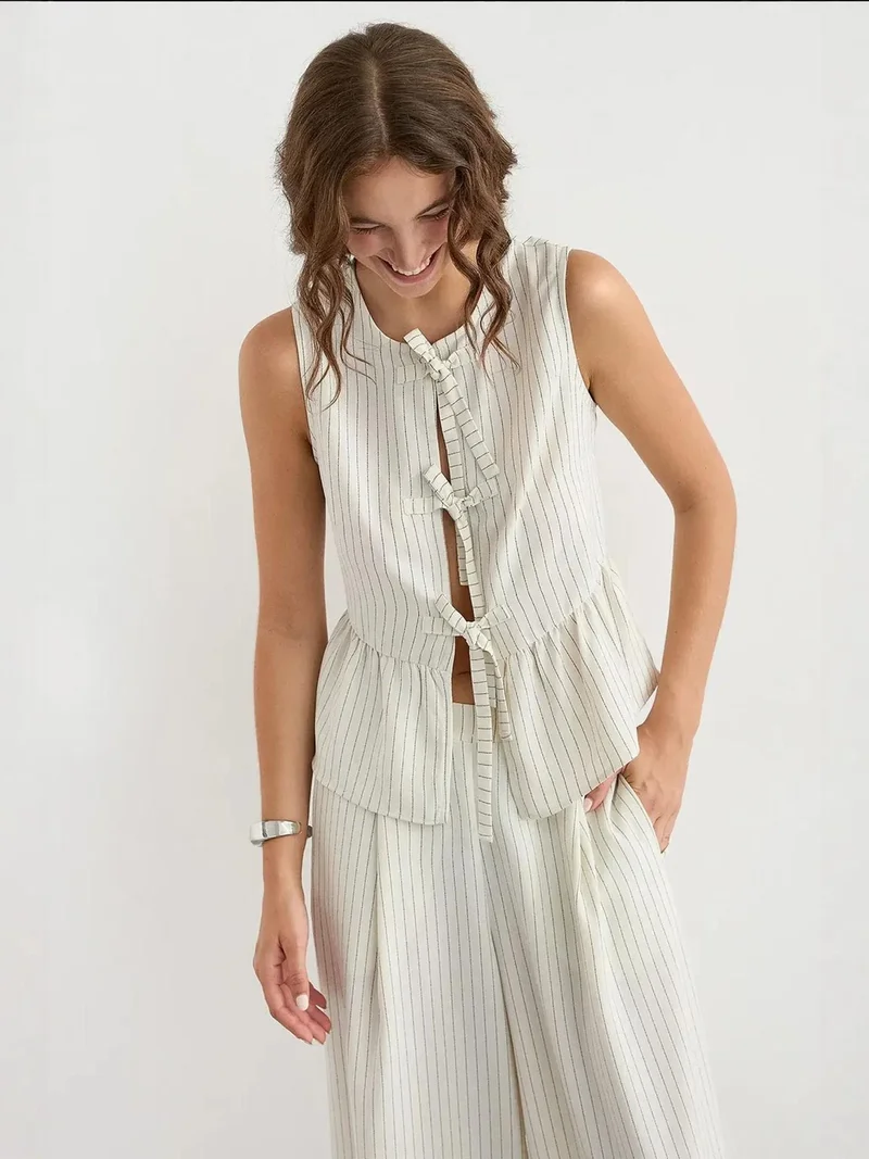 هيكاب بلوزة بدون أكمام بياقة مستديرة مخططة