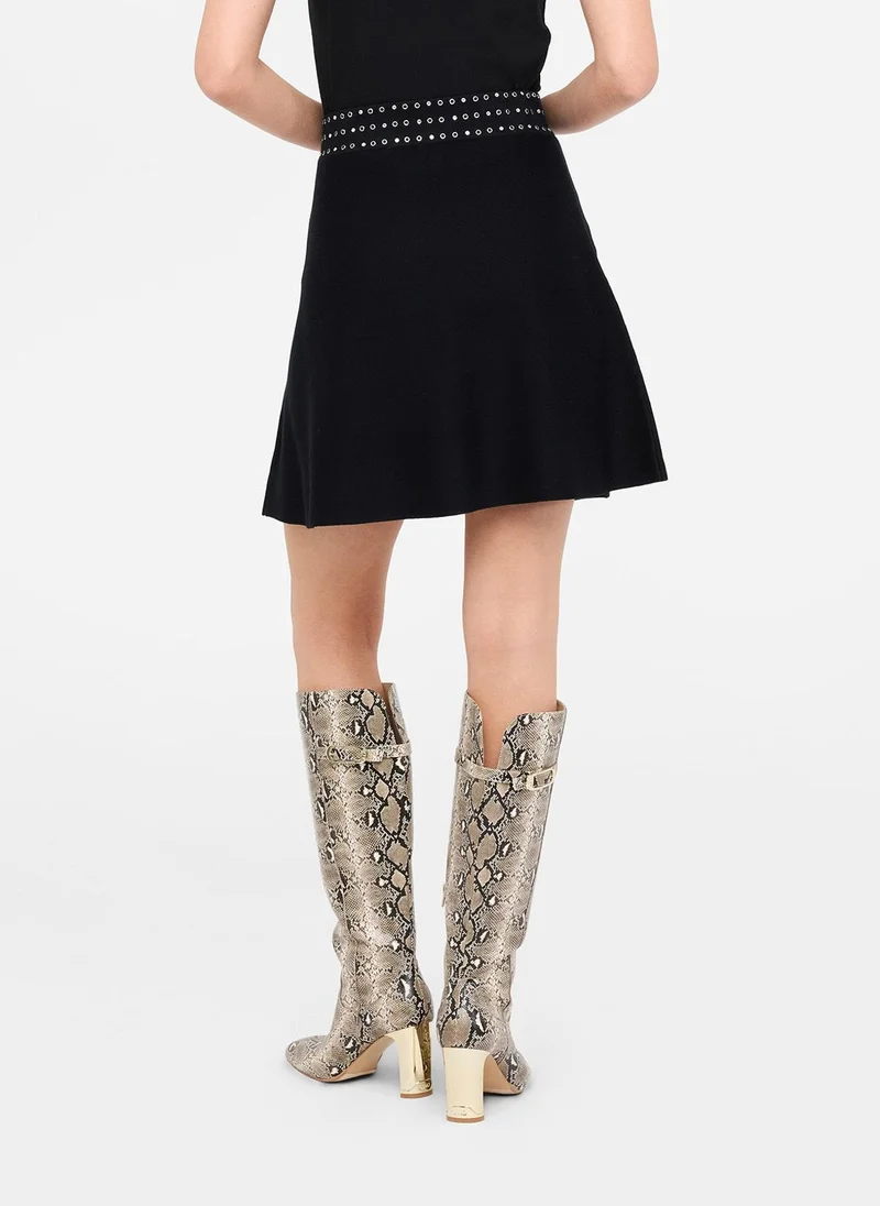 ليو جو تنورة قصيرة محبوكة بالخرز