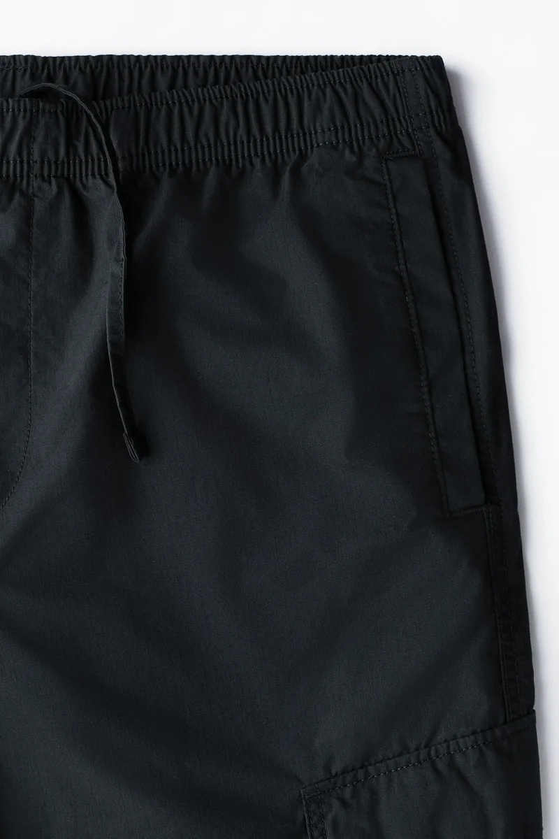 H&M Regular Fit Cargo trousers