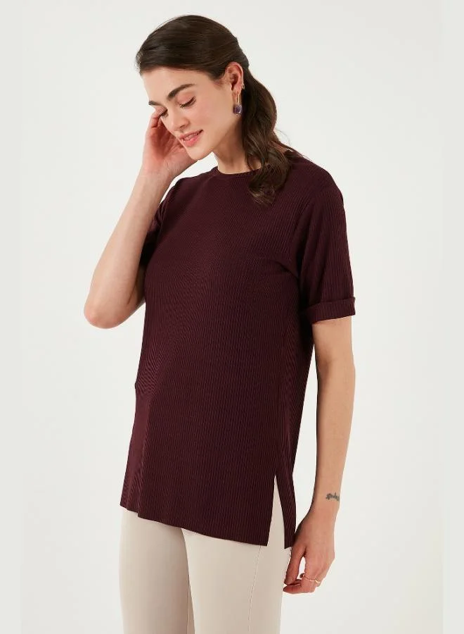 ليلا بلوزة نسائية ليلا بقصة واسعة وياقة دائرية وتفاصيل فتحة