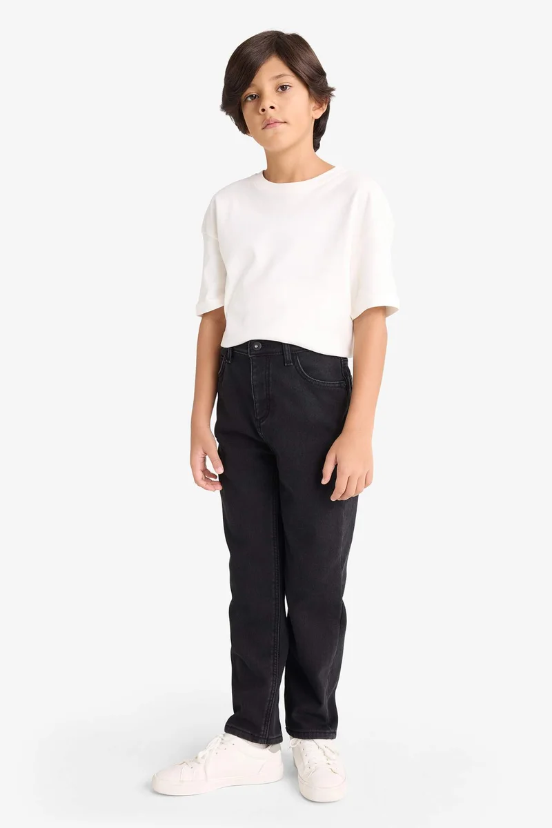 ديفاكتو Straight Fit Jeans