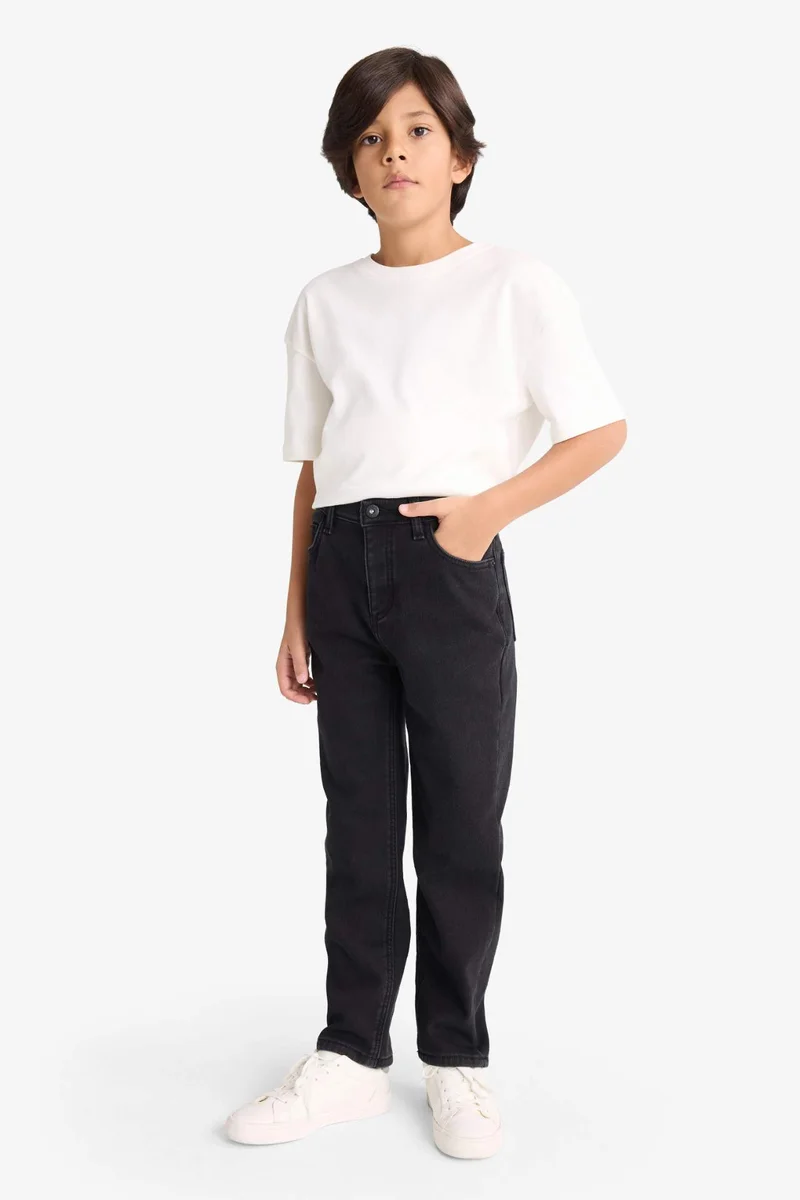 ديفاكتو Straight Fit Jeans