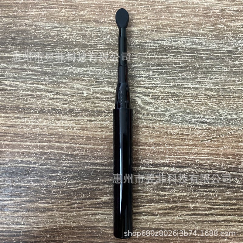 Silicone Lip Brush Lipstick Makeup Brush Lipstick Eye Shadow Brush Concealer Universal Beauty Tools Lip Gloss Portable - Image 1