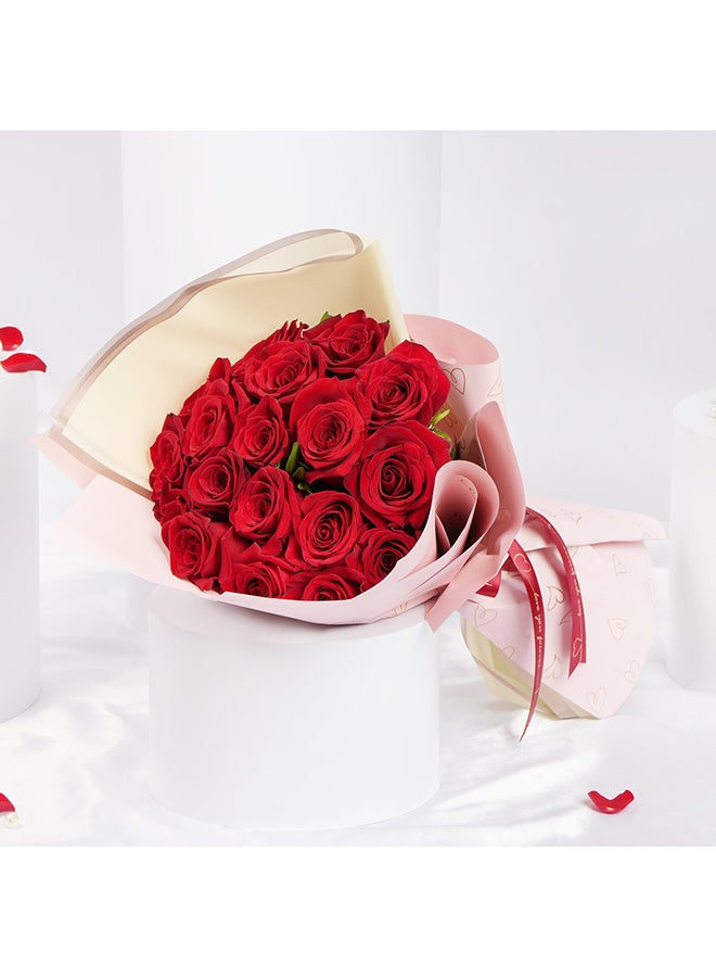 فيرنز أن بيتالز ملكة بوكيه 18 وردة فالانتين حمراء - Image 2