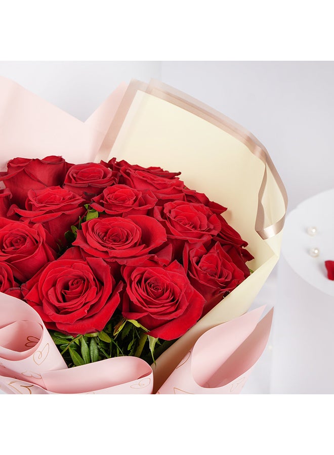 فيرنز أن بيتالز ملكة بوكيه 18 وردة فالانتين حمراء - Image 4