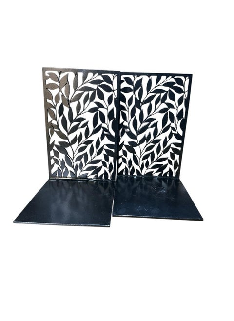 An elegant book holder used to organize books and magazines in an orderly and easy way. With a modern design.