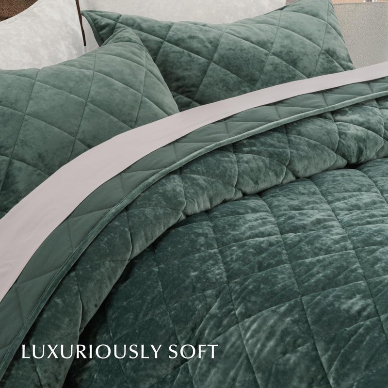 EVERGRACE Luxury Crushed Velvet Quilt Set King Size, Diamond Quilted Lightweight Velvet Comforter, Ultra Soft Oversized Bedspread Coverlet Bedding Set for All Season, with 2 Pillow Shams, Dark Green - Image 4