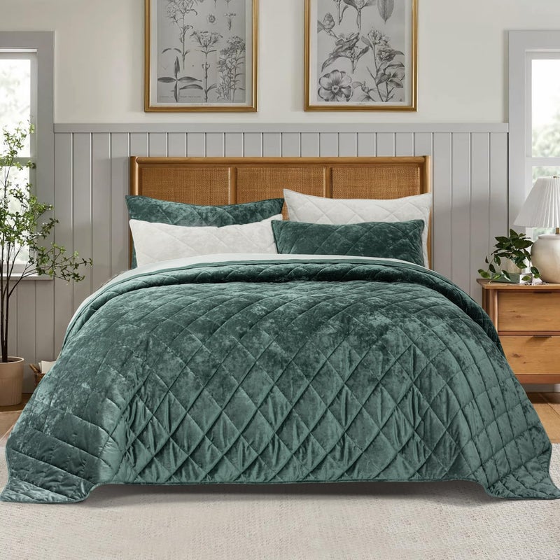 EVERGRACE Luxury Crushed Velvet Quilt Set King Size, Diamond Quilted Lightweight Velvet Comforter, Ultra Soft Oversized Bedspread Coverlet Bedding Set for All Season, with 2 Pillow Shams, Dark Green - Image 1