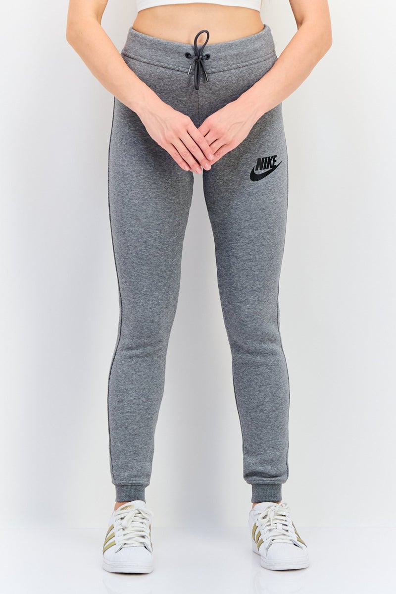 Nike سروال رياضي نسائي مناسب للتدريب، رمادي - Image 1