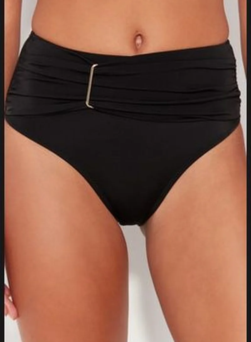 trendyol Black Accessorized High Waist Bikini Bottoms With Regular Legs TBESS23BA00197