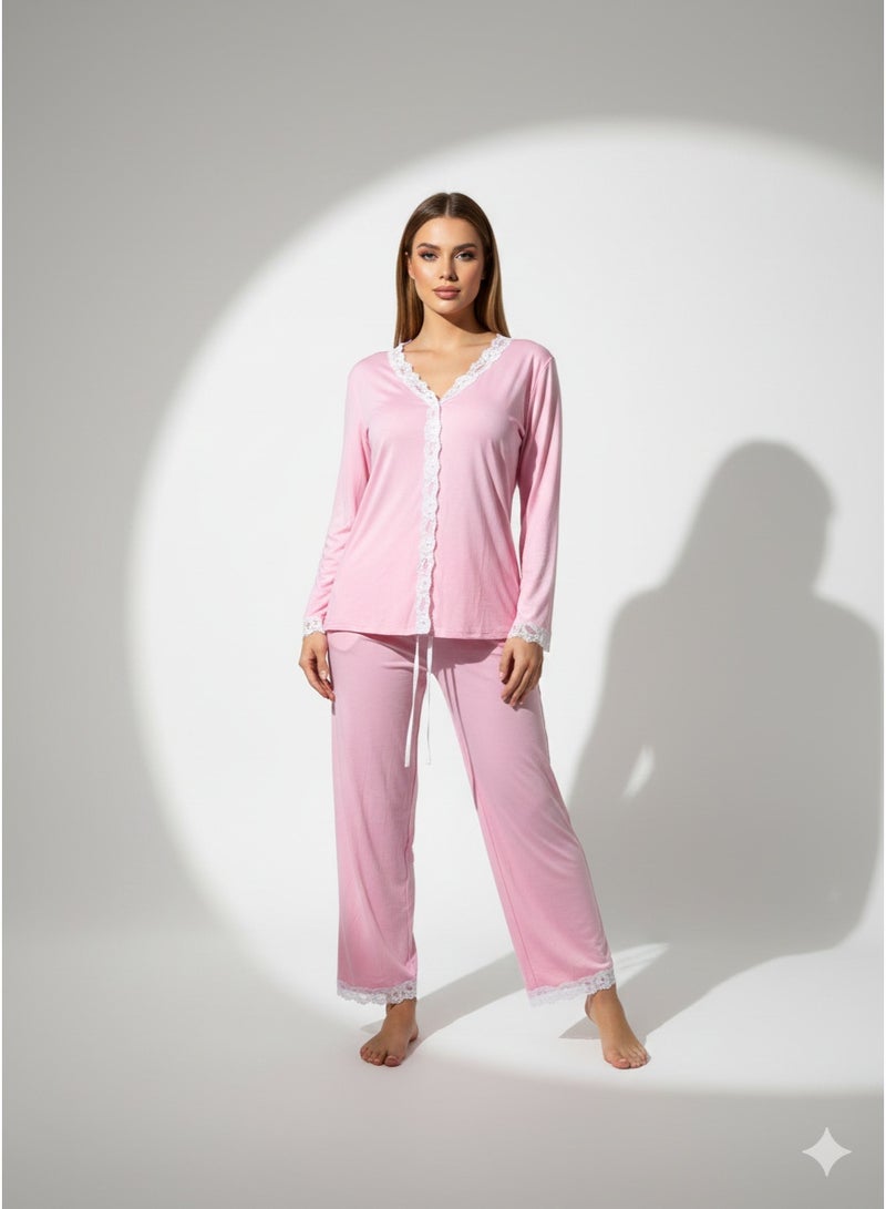 مانيكان طقم بيجامة نسائي بتصميم عينة مصنوع من مادة ناعمة مريحة للغاية من القطن المخلوط مزخارف من دانتيل عن الحواف - Image 1