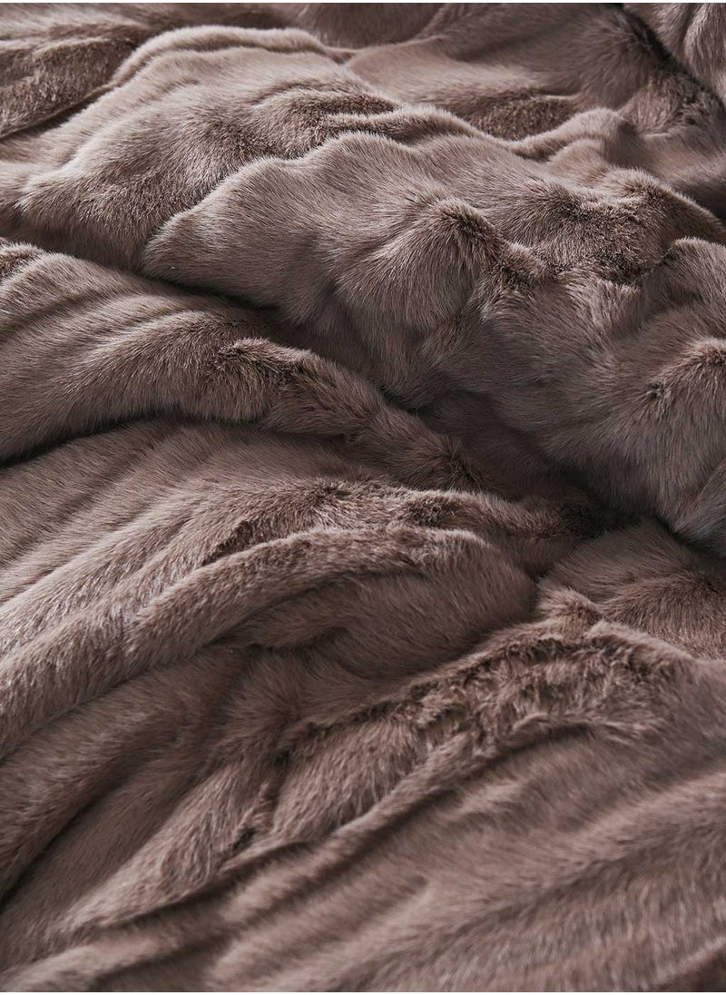 Family Bed Quilt set Spanish fur 2 pieces size 180 x 240 cm model 1622 from Family Bed  - Image 2
