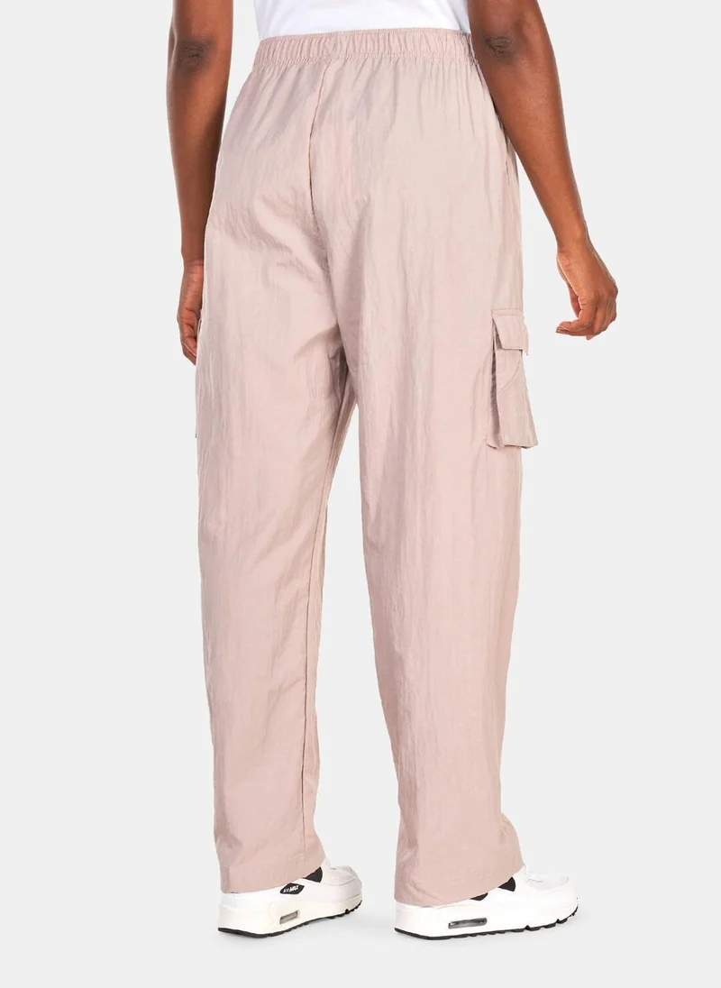 Nike Women's Sportswear Essential High-Rise Cargo Trousers
