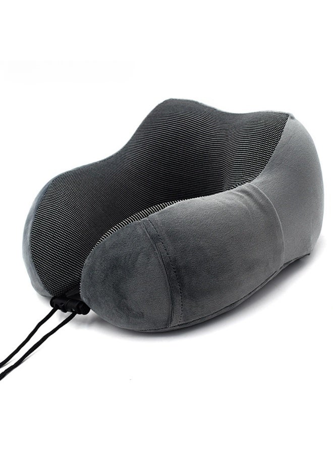 An innovative neck pillow with a pouch and zipper that combines comfort and organization. It will not only relieve your neck during travel or long periods of sitting, but it will also keep your small belongings within easy reach.
