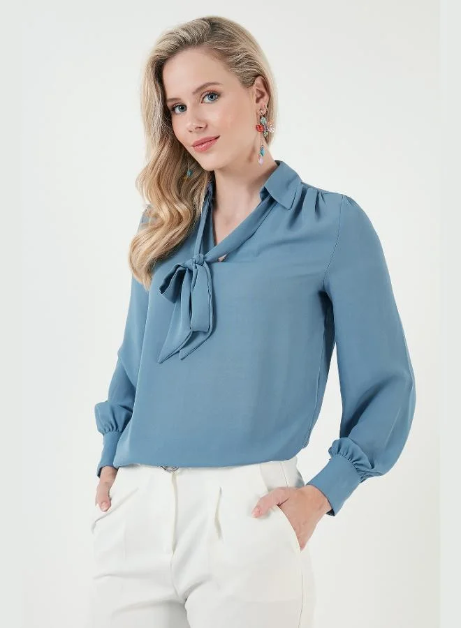 ليلا قميص شيفون بياقة على شكل حرف  وتفاصيل ربطة عنق للنساء