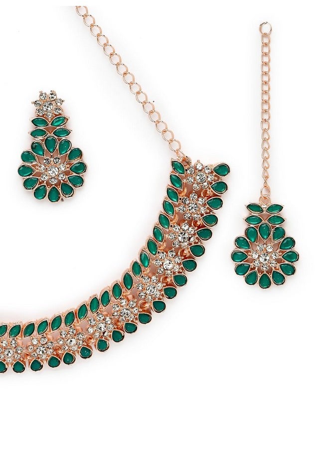 سوكهي طقم قلادة على شكل عظمة الترقوة من Sukkhi Admirable Fashionable AD باللون الأخضر مع قرط وMaangtika | طقم مجوهرات للنساء (NS105557)  - Image 5