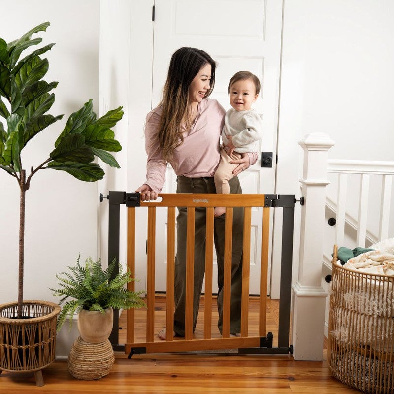 ingenuity بوابة صيف من إنجينيتي - سلسلة ثروواي 60 عريضة للحيوانات الأليفة والأطفال، تثبيت بالضغط أو بالعتاد، للأعمار من 6-24 شهرًا - Image 2