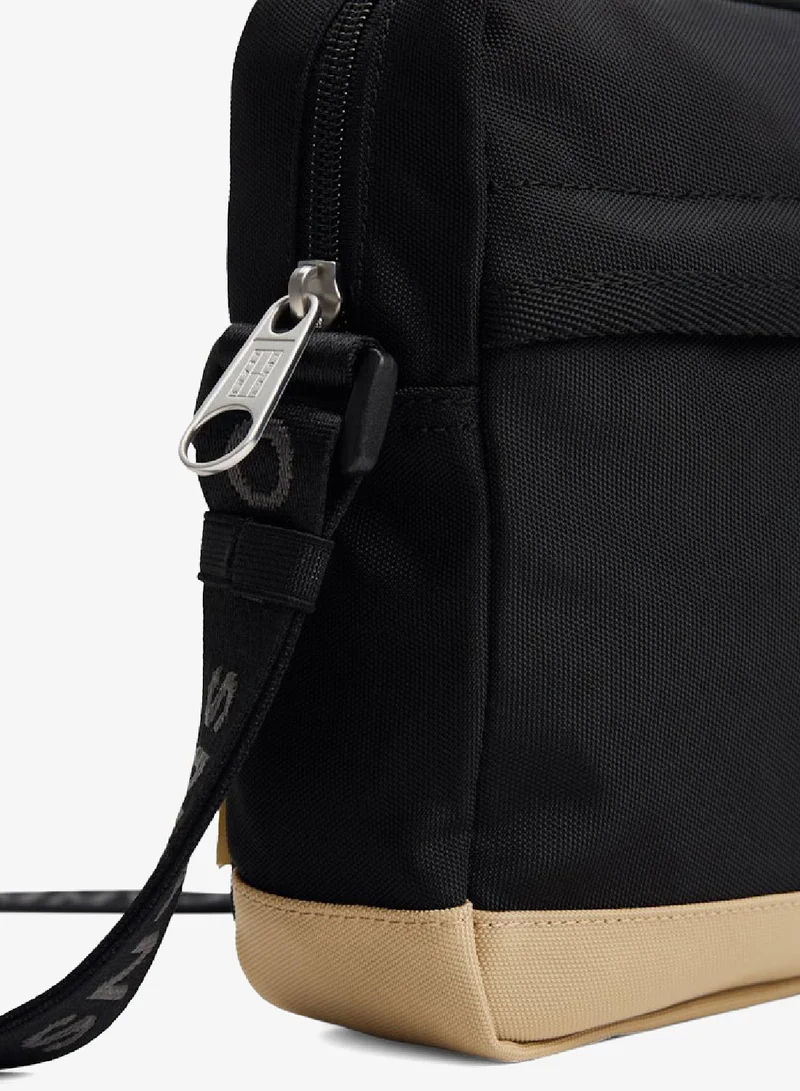 TOMMY JEANS black Essential Daily Reporter Bag for Men | Best Price UAE