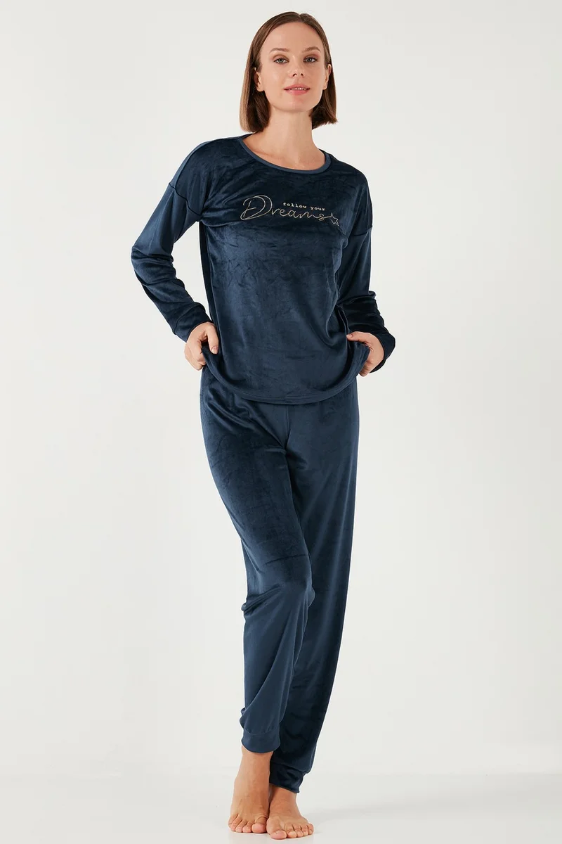ليلا Standard Fit Crew Neck Soft Velvet Pajama Set Women's Pajama Set 6094202