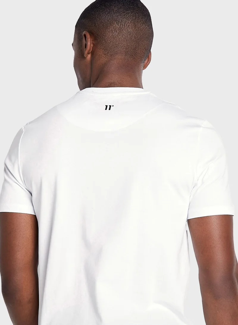 11_ديجريز تيشيرت مزين بخطوط