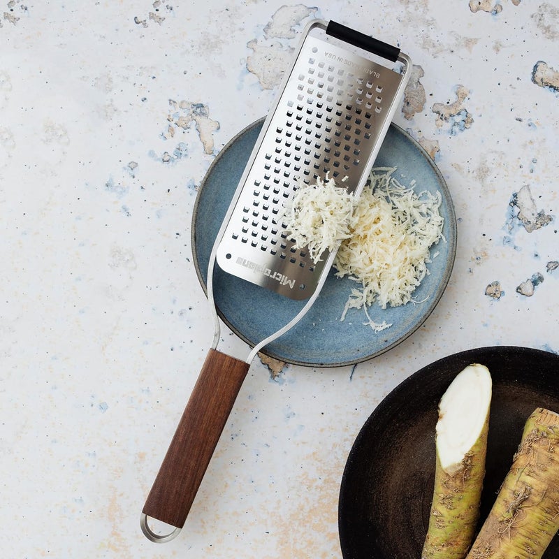 Microplane Kitchen Grater Coarse for Cheese, Carrot, Ginger, Coconut, Nuts and Horseradish with Stainless Steel Blades - Made in USA - Image 3