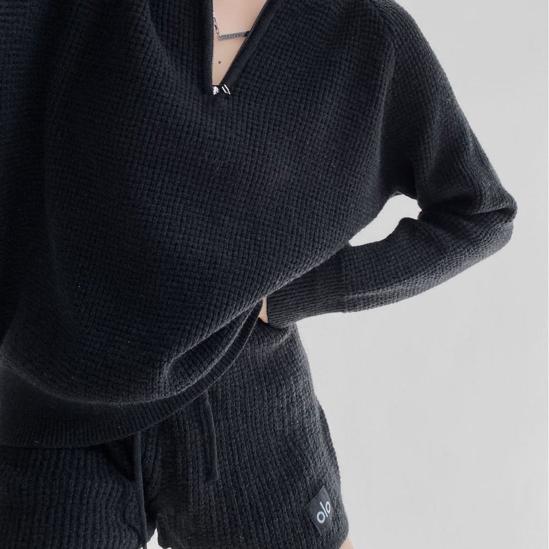 Alo Yoga Waffle Knit Half-Zip pant for Spring/Autumn - Stylish, Casual & Sporty - Image 4