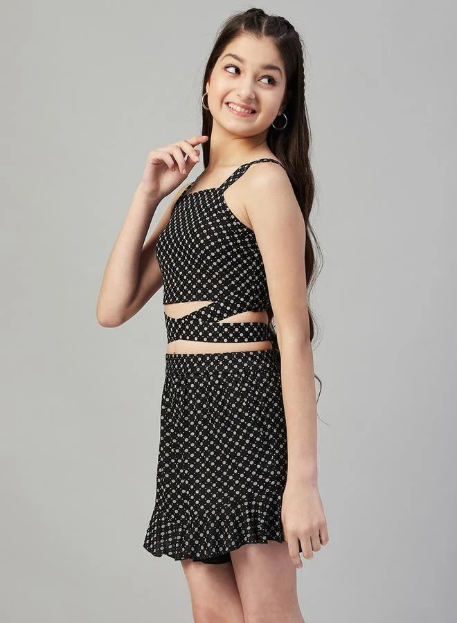 Stylo Bug Ditsy Print Tie-Up Crop Top & Flippy Shorts Set by Styli