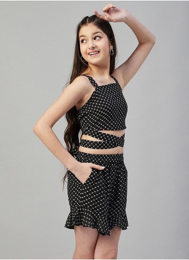 Stylo Bug - Ditsy Print Tie-Up Crop Top & Flippy Shorts Set by Styli - Image 1