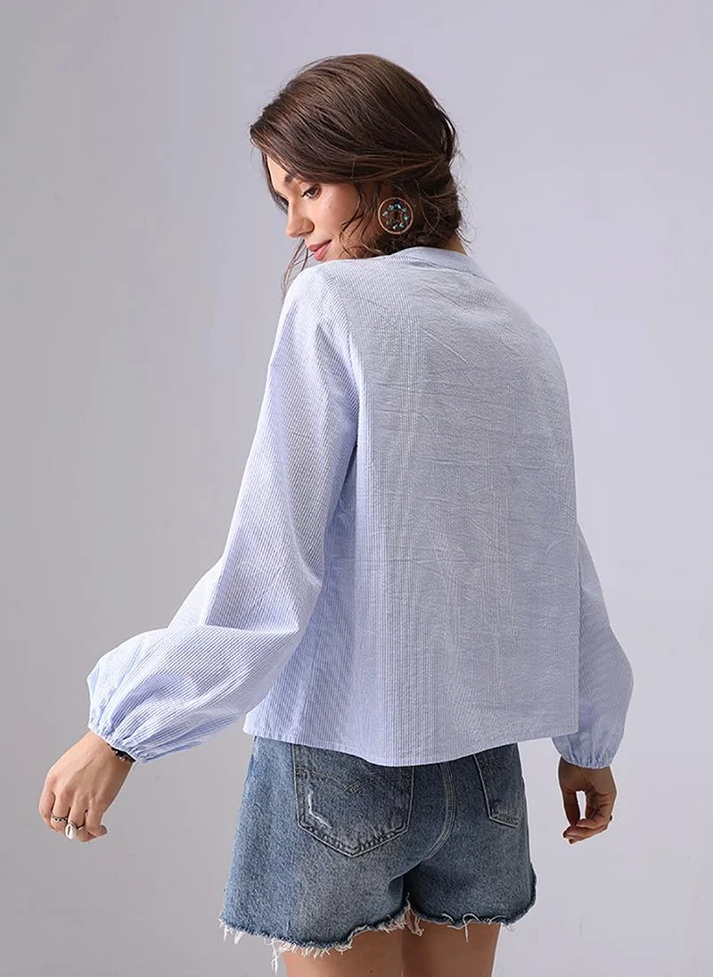 يونيكي Light Blue V-Neck Long Sleeves Boxy Top