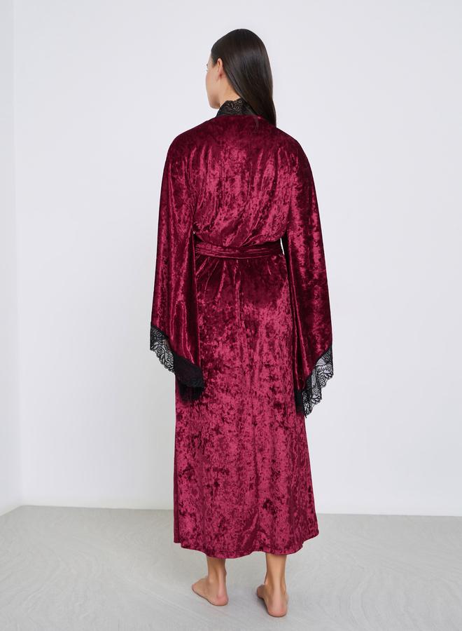 ستايلي روب مخملي مجعد بأكمام واسعة وتفاصيل دانتيل متباينة - Image 4