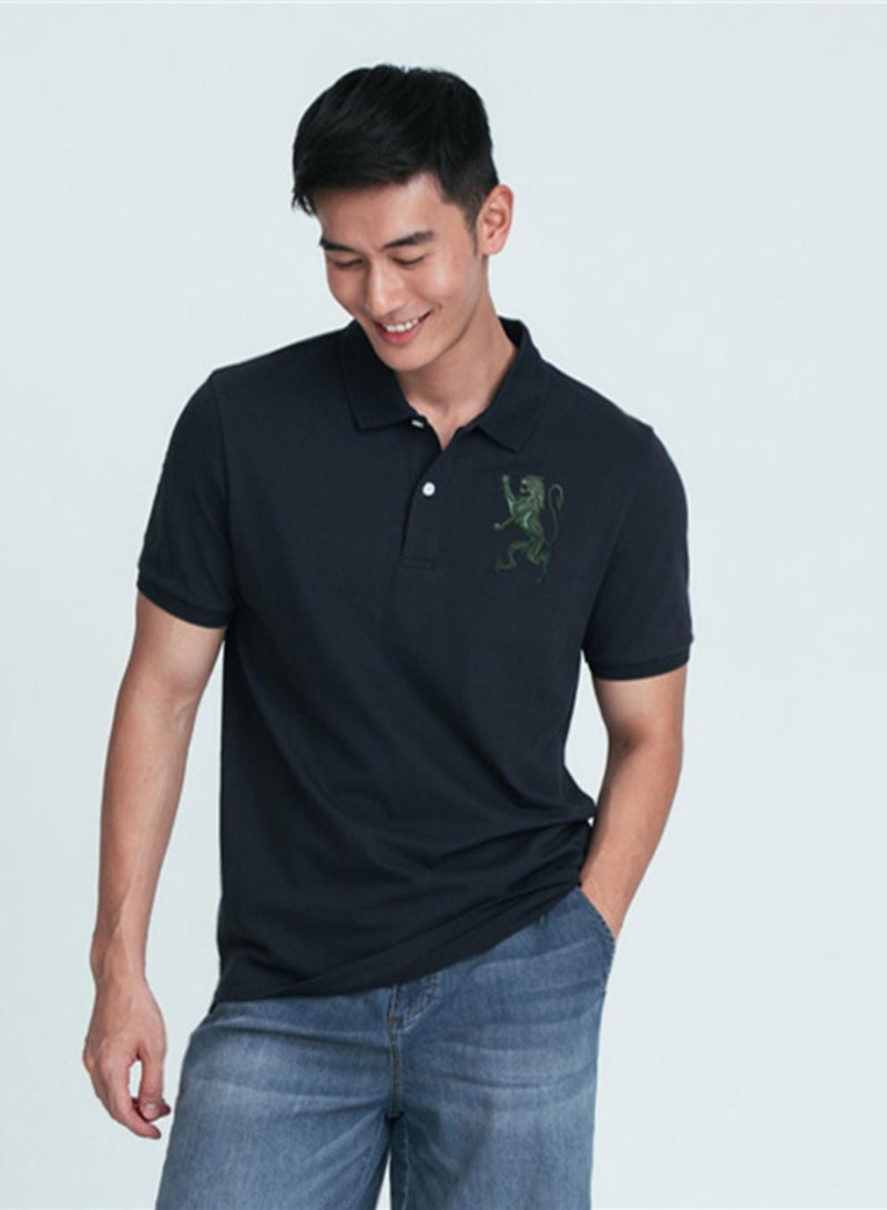 GIORDANO Men’s Slim Fit 3D Lion Embroidery Lycra Pique Polo - Image 1