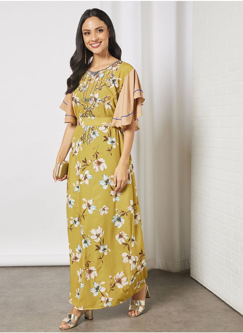 Hayat - Floral Jalabiya With Embroidery In Front And Short Sleeves With Belt - Image 1