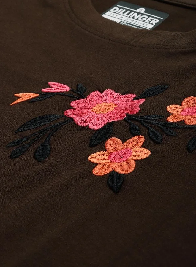 ديلينجر تيشيرت واسع بتفاصيل مُطرّزة