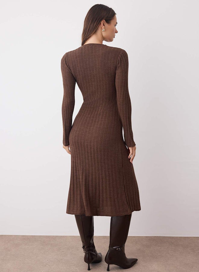 trendyol Brown Straight Maxi VNeck ALine Knitwear Long Dress - Image 4