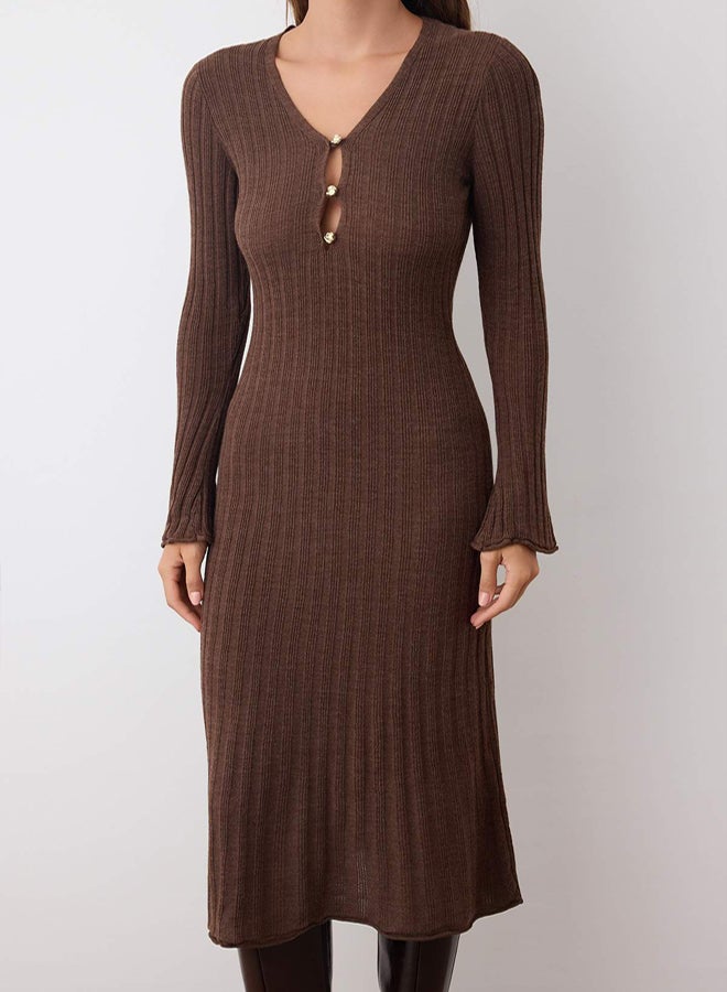 trendyol Brown Straight Maxi VNeck ALine Knitwear Long Dress - Image 3