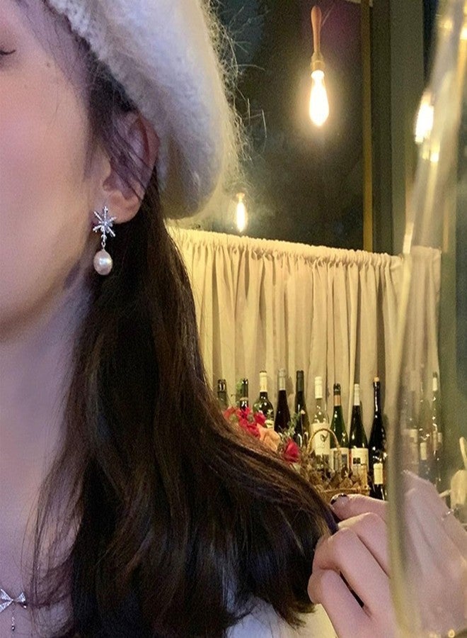 اتش تي اتش أقراط شجرة عيد الميلاد للنساء من HTH، مرصعة بأحجار الراين الملونة واللؤلؤ، مع جرس صغير وقوس وشكل ندفة ثلجية، هدية مثالية لحفلات عيد الميلاد (لؤلؤي، أخضر) - Image 3