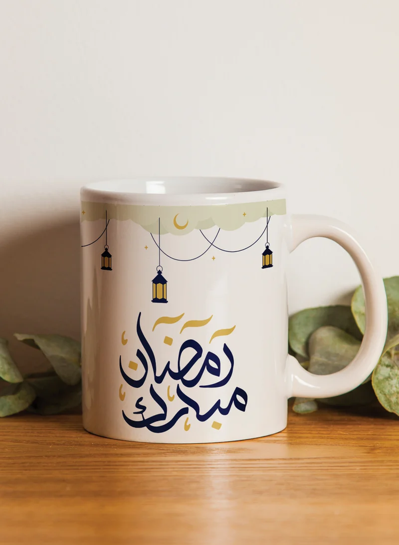 لوحة كوب ١١ أونصة من السيراميك بتصميم رمضان مبارك مع فوانيس