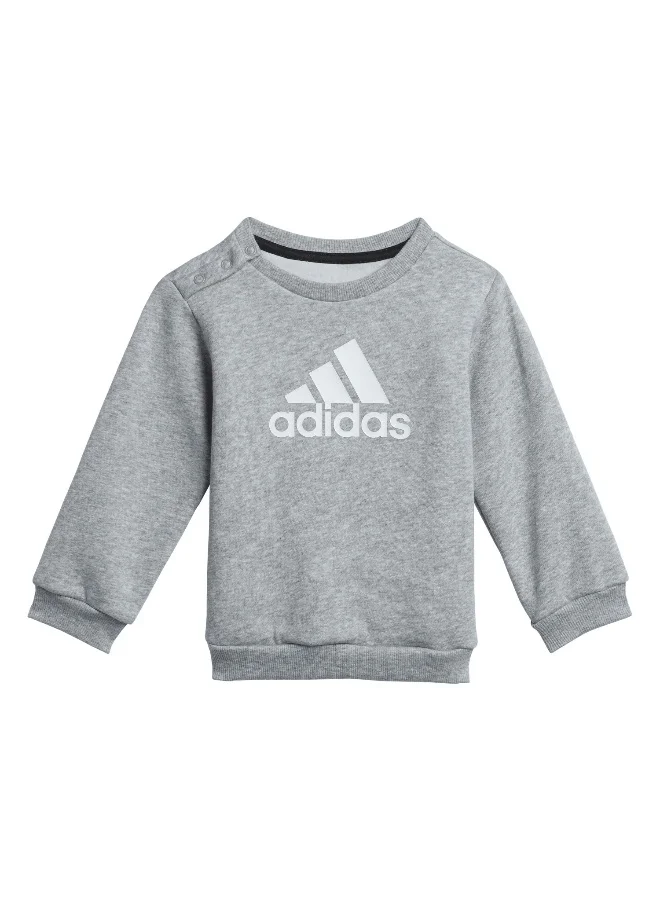 adidas بدلات تدريب بشعار   رمادية - أشهر