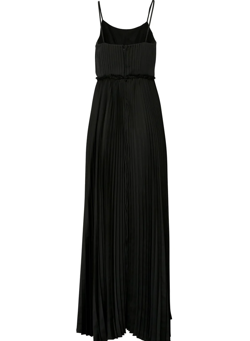 ترو ديكادينس Black Satin Pleated Maxi Dress