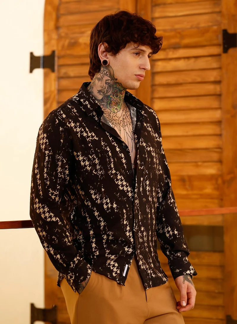 Campus Sutra Campus Sutra Men Grazed-Houndstooth Imprint Shirt | Spread Collar Long Cuffed Sleeves | Button Closure Curved Hem | Geometric-Print Plain | Woven Fabric For Casual & Daily Wear | Onyx Black