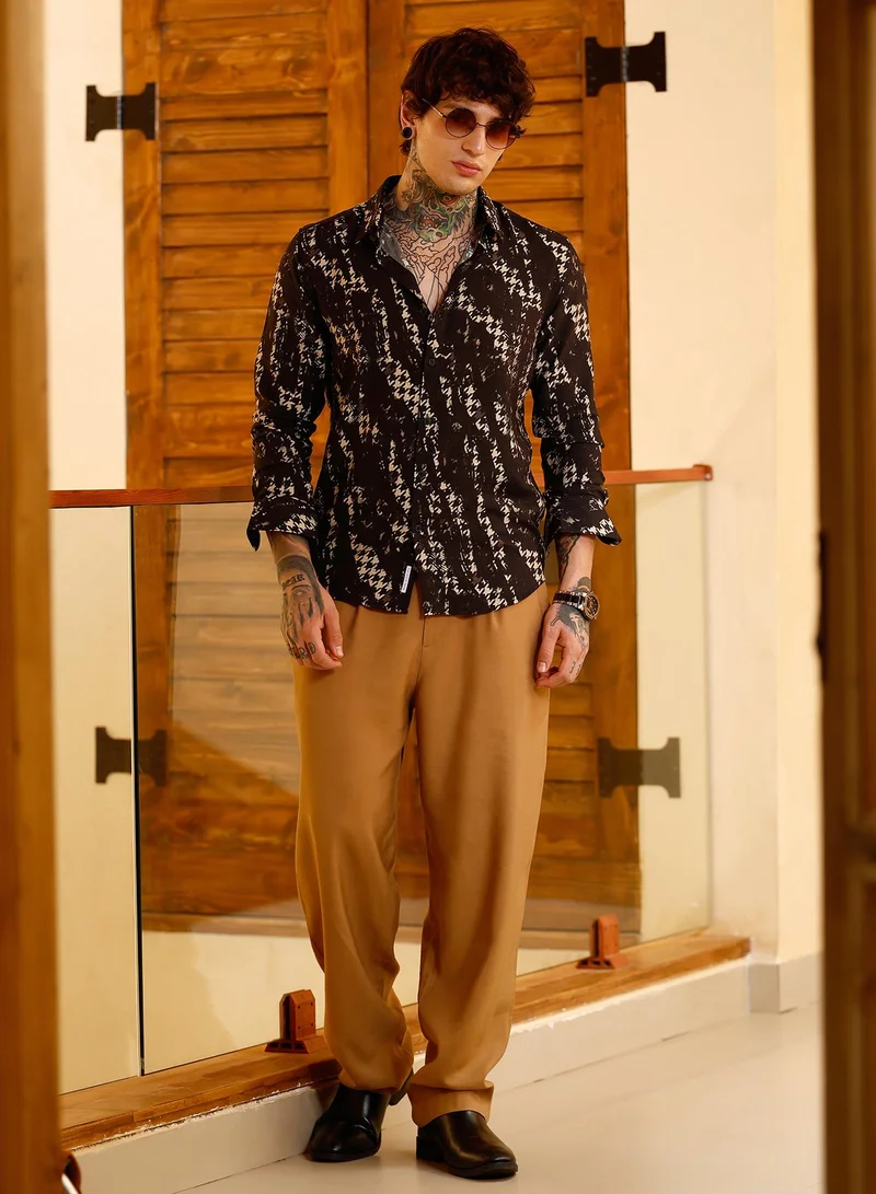 Campus Sutra Campus Sutra Men Grazed-Houndstooth Imprint Shirt | Spread Collar Long Cuffed Sleeves | Button Closure Curved Hem | Geometric-Print Plain | Woven Fabric For Casual & Daily Wear | Onyx Black