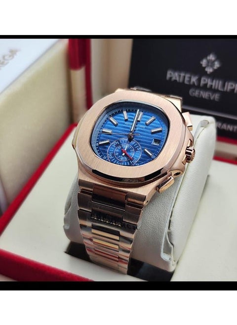 Automatic watch that moves by hand movement, first class