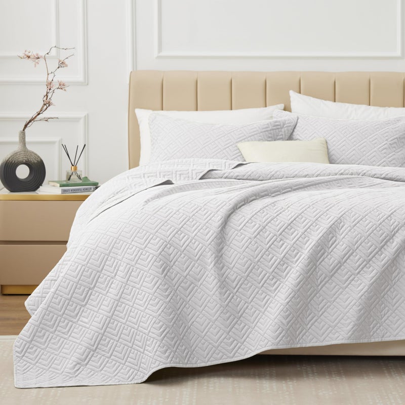 EXQ Home Quilt Set King Size White 3 PieceLightweight Soft Coverlet Modern Style Squares Pattern Bedspread Set for All Season1 Quilt2 Pillow Shams