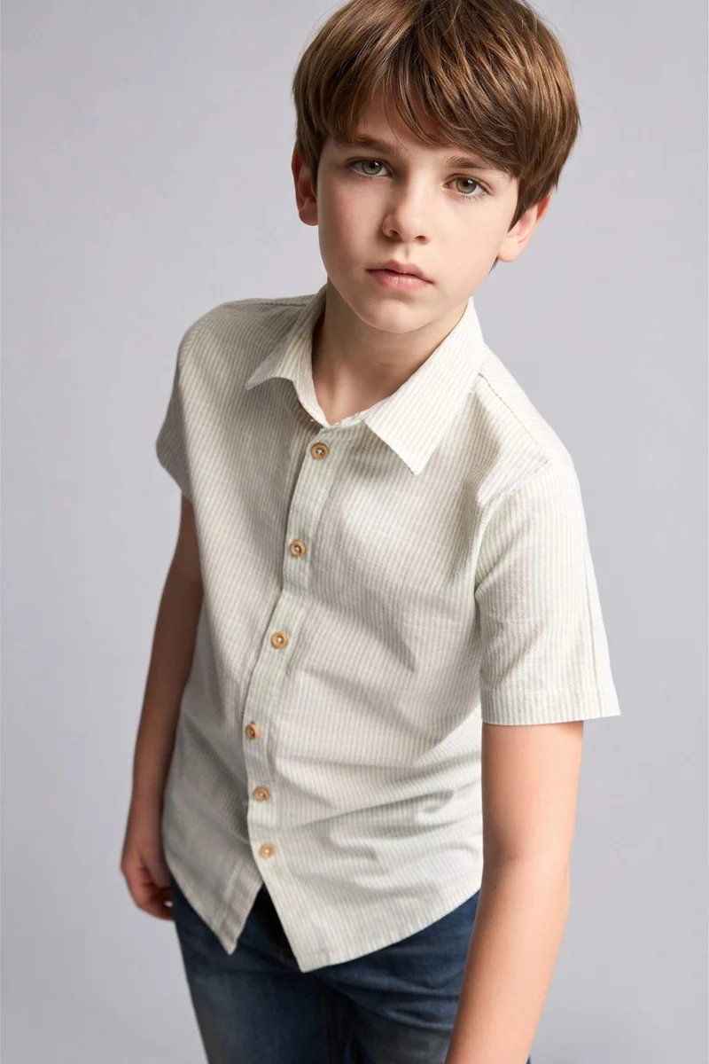 ديفاكتو Regular Fit Striped Short Sleeve Shirt