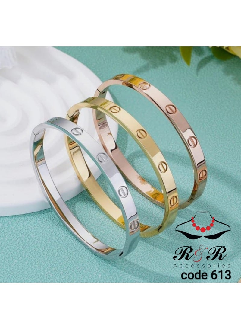 R&R A set of stainless steel bracelets - Image 1