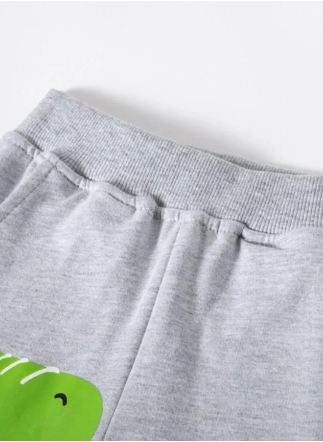 YUNIQEE Grey Regular Fit Mid Rise Printed Shorts